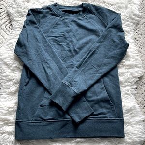 Lululemon crew sweatshirt size 6